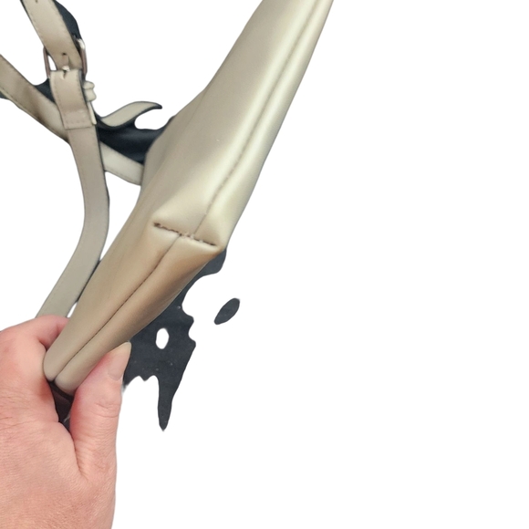 Loulu Crossbody Bag - Picture 6 of 11